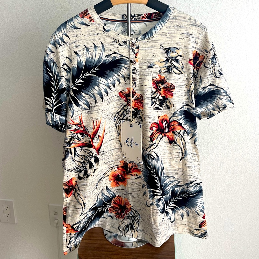 Tropical print Casual Shirt size Large.